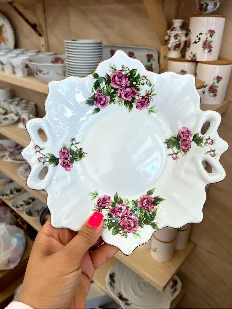 شکلات خوری پاپیونی گلسرخی لب طلا